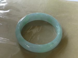 翡翠バングル