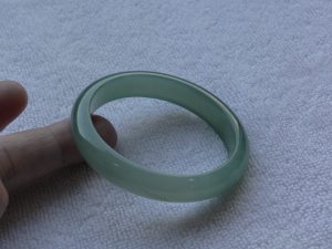 氷翡翠バングル