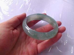 氷翡翠(ヒスイ)バングル