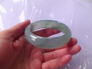 氷翡翠（ヒスイ）バングル