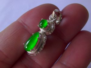 ろうかん翡翠ルース