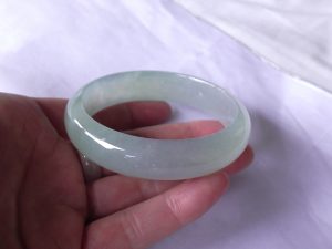 氷翡翠バングル