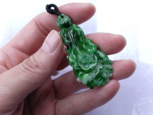 翡翠カービング