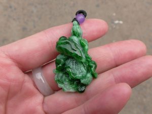 本翡翠カービング