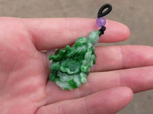 本翡翠カービング