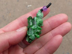 本翡翠カービング