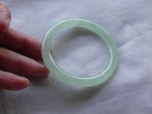 氷翡翠バングル