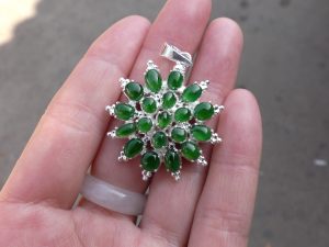 ろうかん翡翠ペンダント