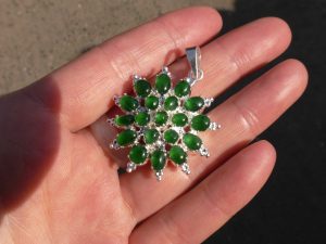 ろうかん翡翠ペンダント