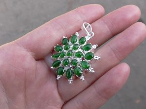 ろうかん翡翠ペンダント