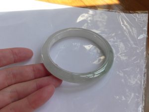 氷翡翠バングル