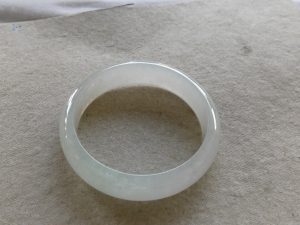 氷翡翠(ヒスイ)バングル