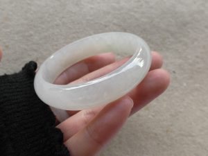 氷翡翠(ヒスイ)バングル