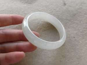 氷翡翠（ヒスイ）バングル