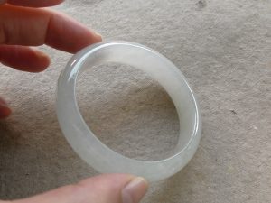 氷翡翠（ヒスイ）バングル