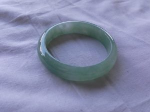 翡翠（ひすい）バングル