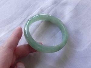 翡翠（ひすい）バングル