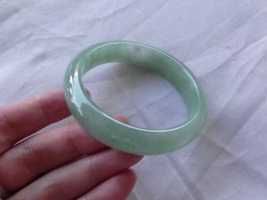 翡翠（ひすい）バングル