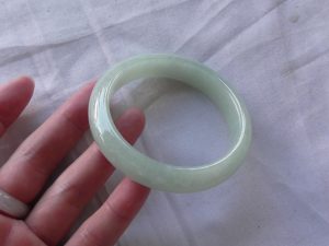 翡翠（ヒスイ）バングル