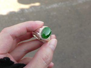 ろうかん翡翠ルース