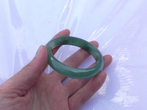 本翡翠バングル