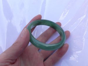 本翡翠バングル