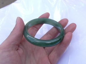 本翡翠バングル