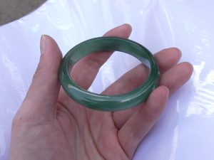 本翡翠バングル