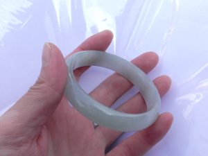 本翡翠バングル