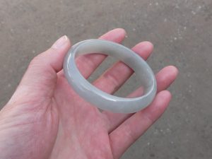 本翡翠バングル