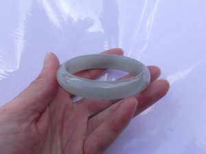 本翡翠バングル