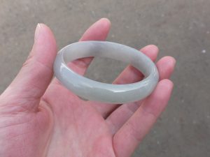 本翡翠バングル