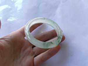 氷翡翠（ヒスイ）バングル