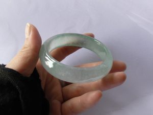 氷翡翠バングル