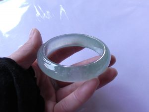 氷翡翠バングル
