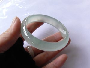 氷翡翠バングル