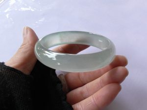 氷翡翠バングル