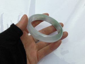 氷翡翠バングル