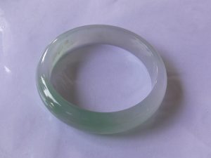 氷翡翠バングル
