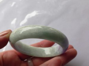 ラベンダー翡翠バングル