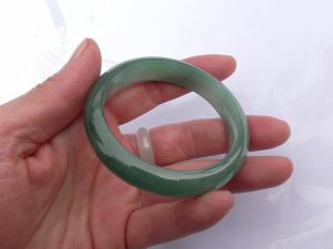 本翡翠バングル