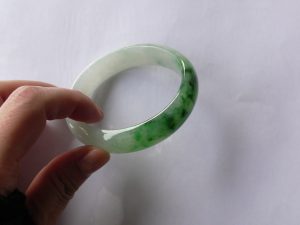 本翡翠バングル