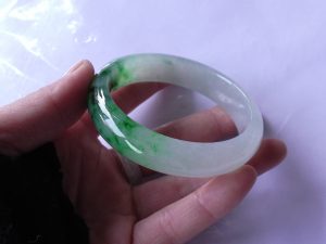 本翡翠バングル