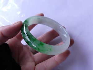 本翡翠バングル