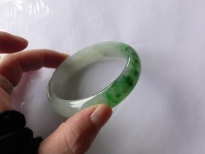 本翡翠バングル
