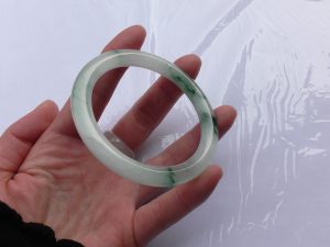 本翡翠バングル