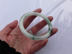 本翡翠バングル