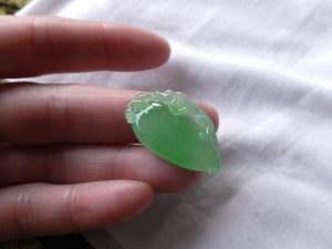 氷翡翠カービング