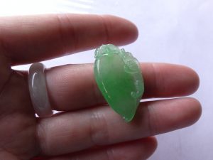 氷翡翠カービング