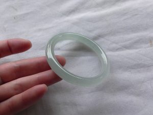 氷翡翠バングル